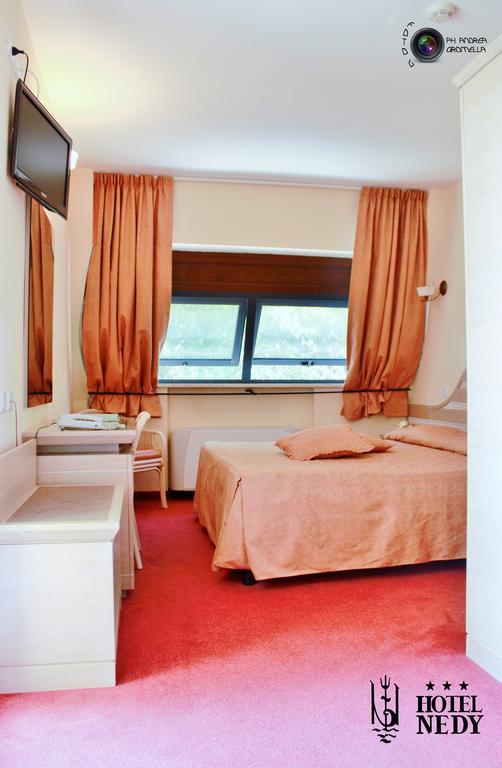 Hotel Nedy 마리나디마사 외부 사진