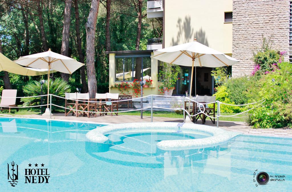 Hotel Nedy 마리나디마사 외부 사진