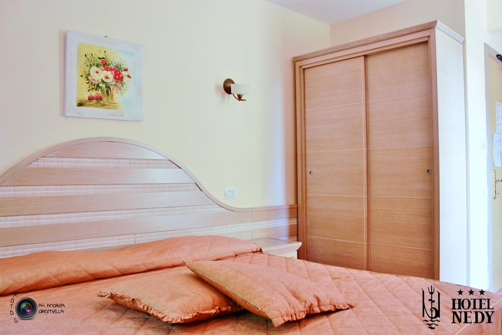 Hotel Nedy 마리나디마사 외부 사진