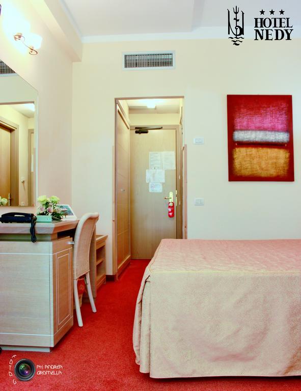 Hotel Nedy 마리나디마사 외부 사진