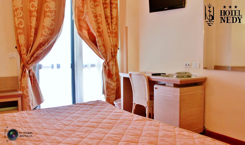 Hotel Nedy 마리나디마사 외부 사진