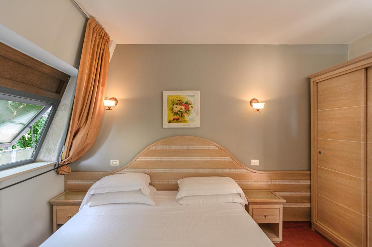 Hotel Nedy 마리나디마사 외부 사진