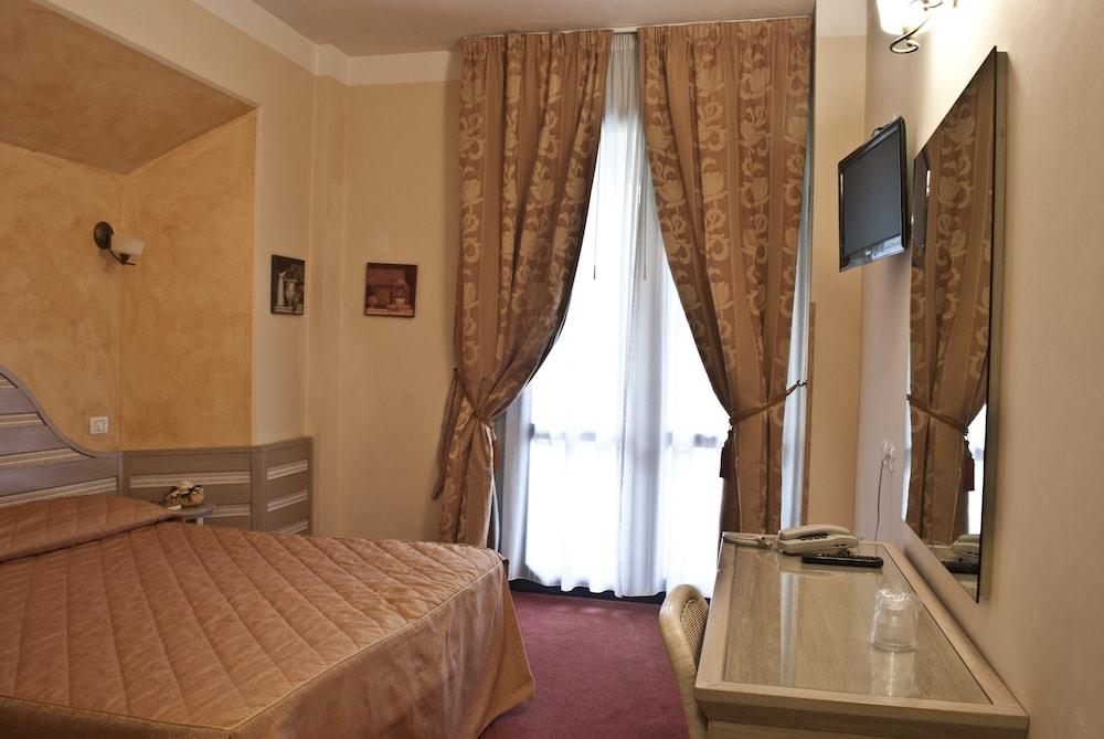 Hotel Nedy 마리나디마사 외부 사진