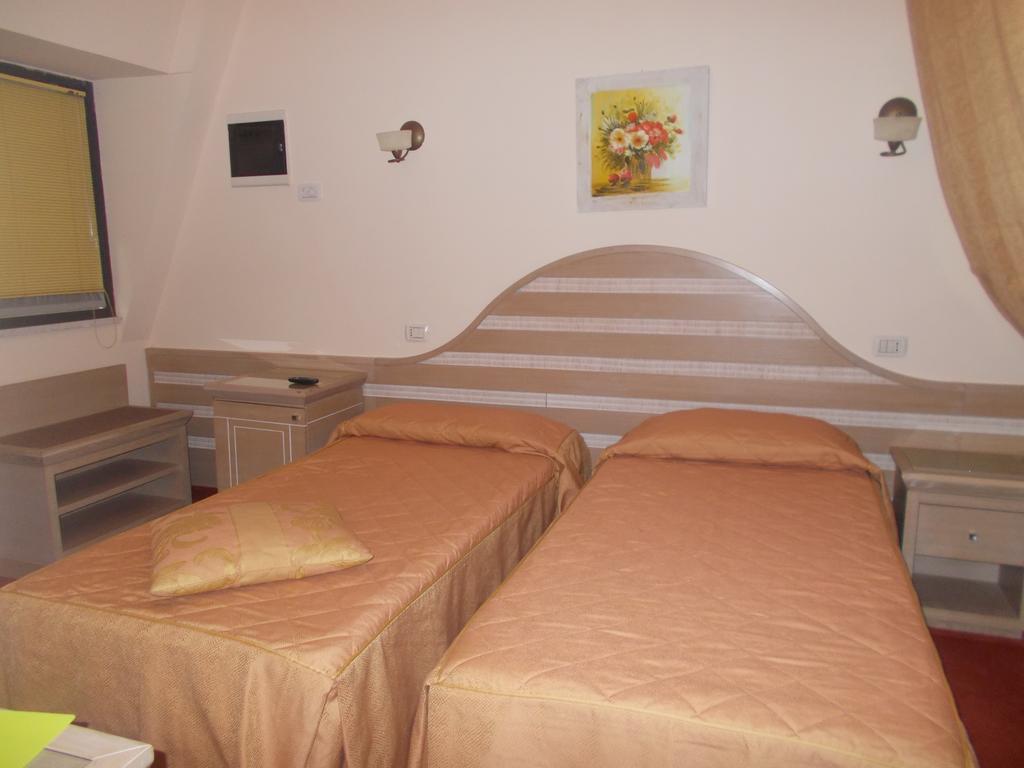 Hotel Nedy 마리나디마사 외부 사진