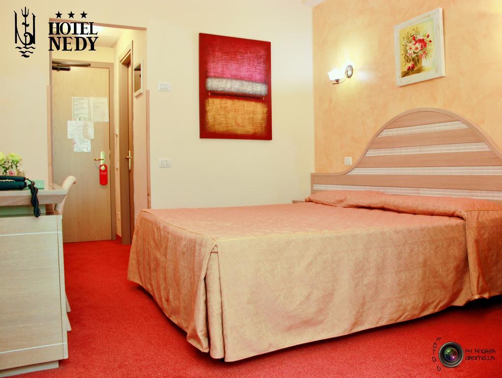 Hotel Nedy 마리나디마사 외부 사진