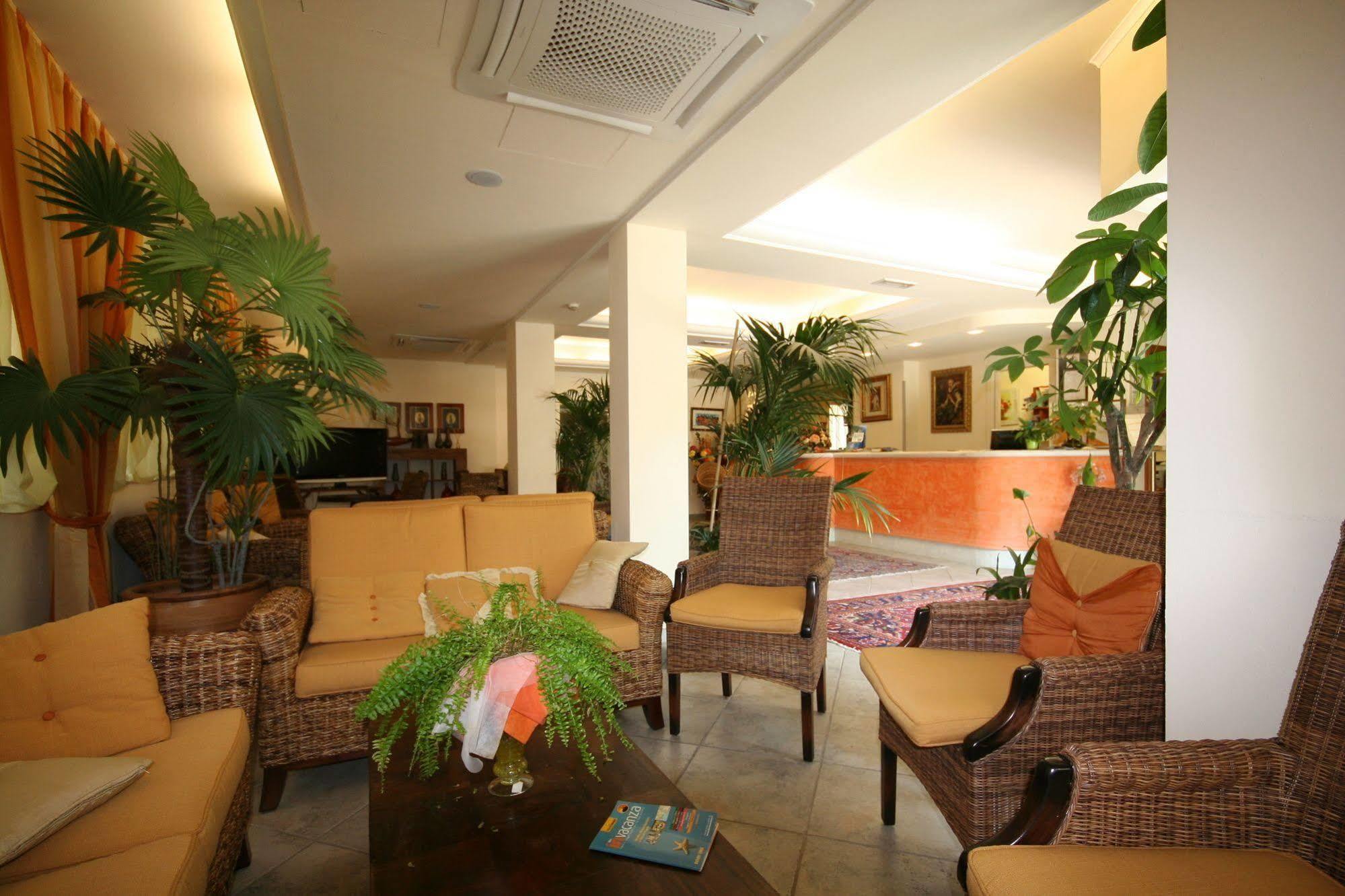 Hotel Nedy 마리나디마사 외부 사진